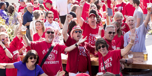 SJU tailgate crowd